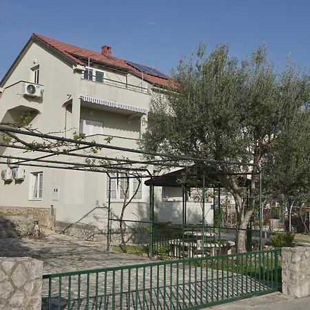 Apartments Bestak Крк Экстерьер фото