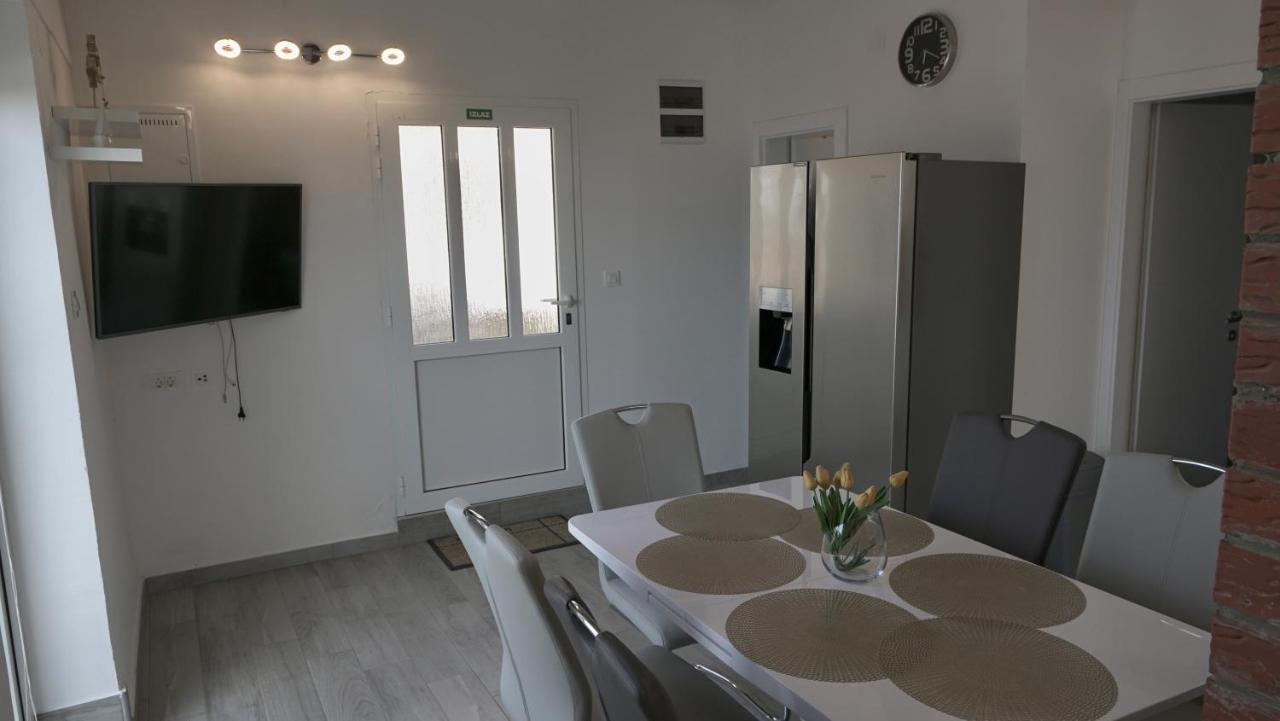 Apartments Bestak Крк Экстерьер фото