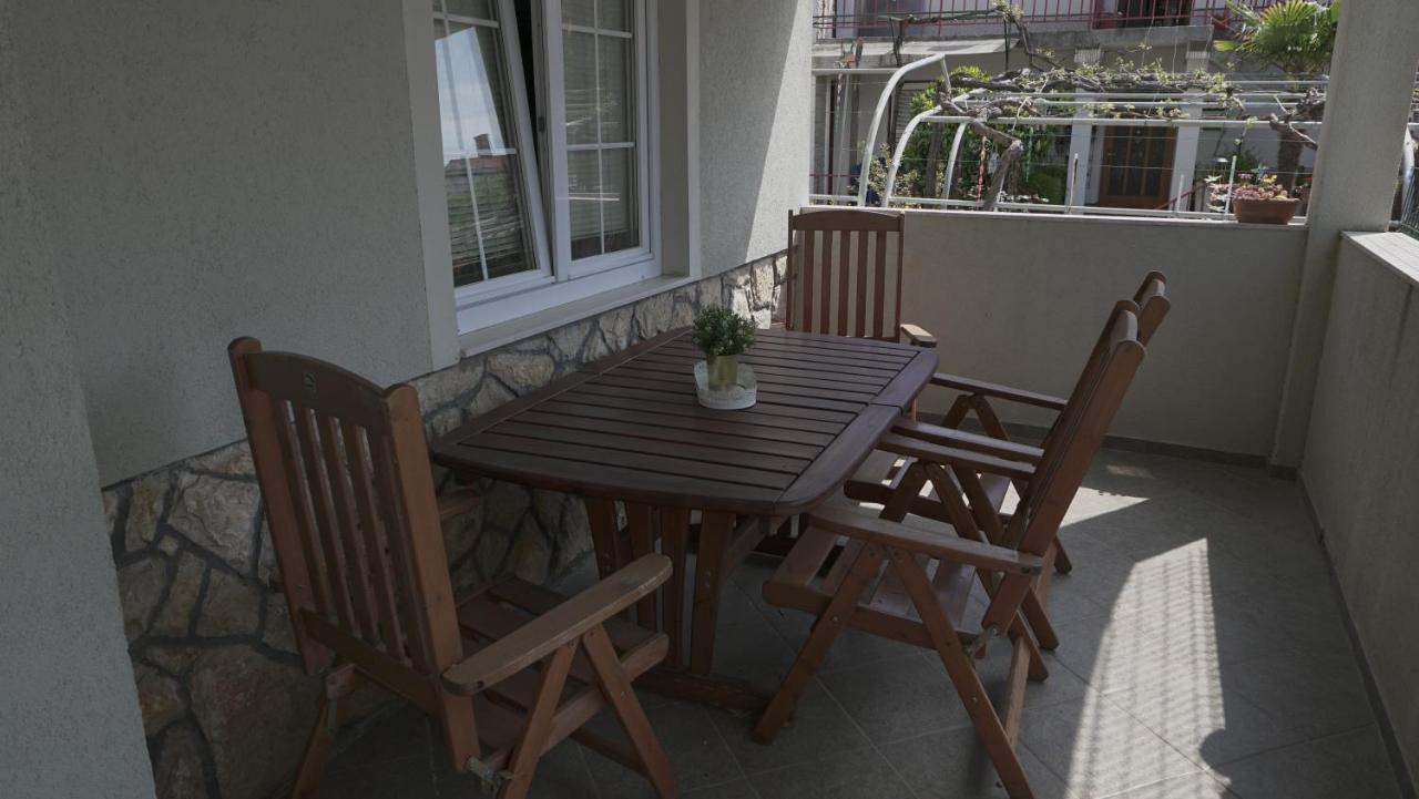 Apartments Bestak Крк Экстерьер фото